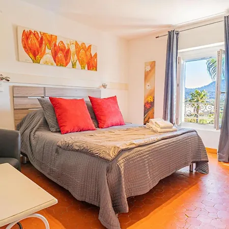Bed & Breakfast Domaine De L'aufrene Hyeres