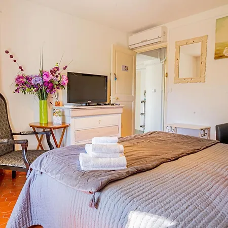 Domaine De L'aufrene Bed & Breakfast Hyères