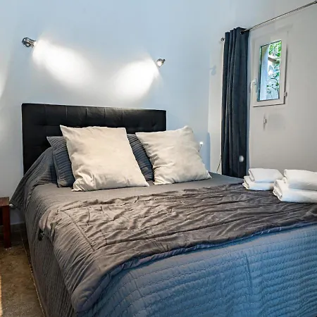 Domaine De L'aufrene Bed & Breakfast