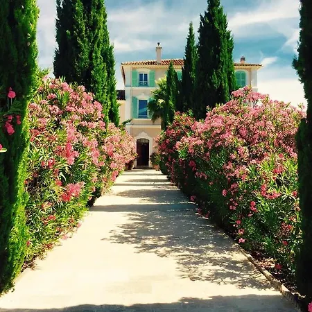 فندق مبيت وإفطار Domaine De L'aufrene 3*