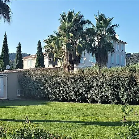 Oda ve Kahvaltı Domaine De L'aufrene Hyères